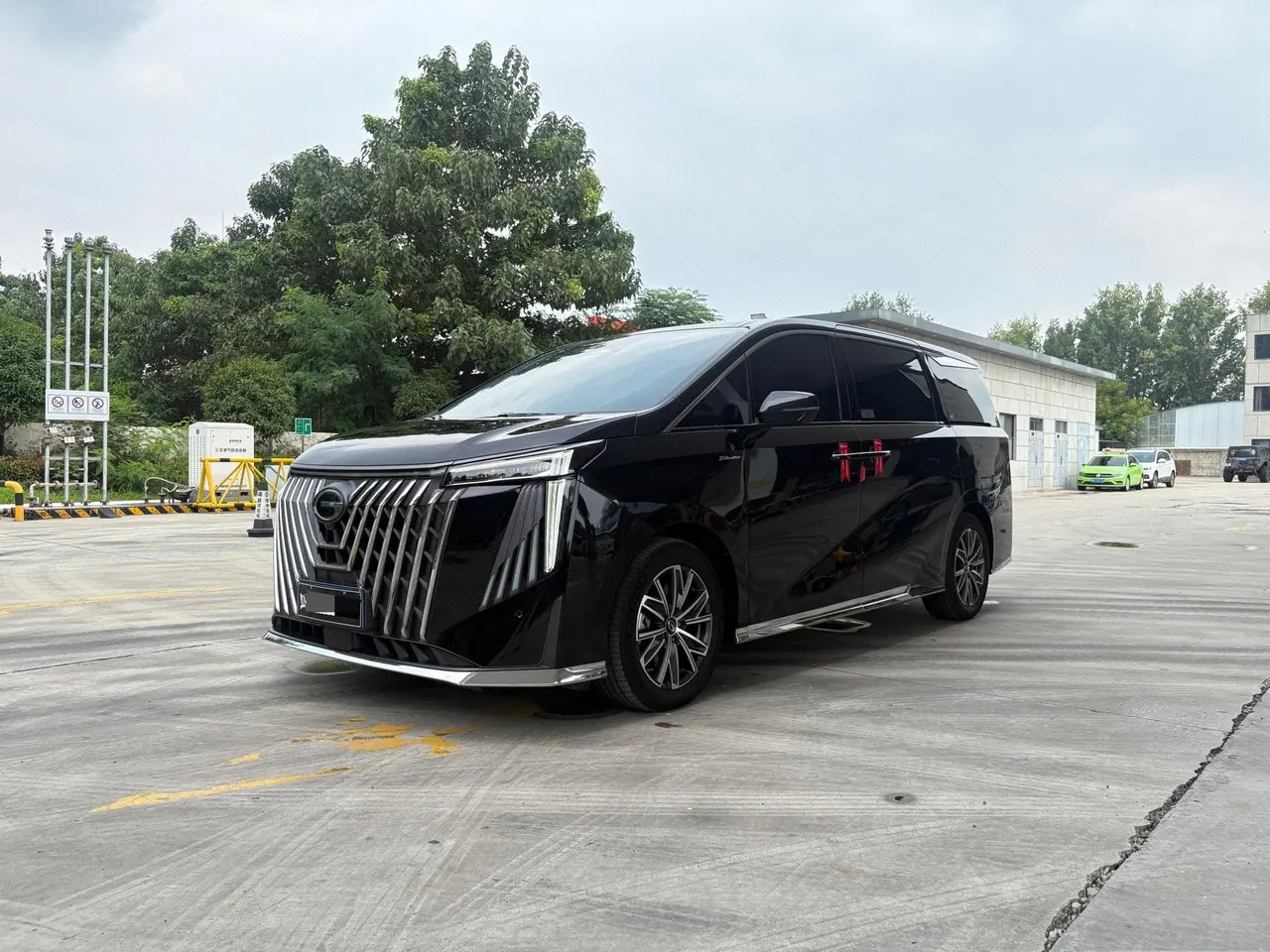 Open image lightbox: Chuanqi 2024 M8 Double Engine 2.0T Master Series Super Hybrid Automatic Gear