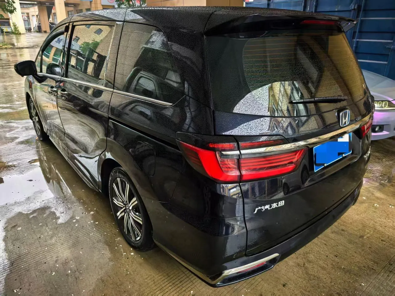 Honda 2022 Odyssey Hybrid 2.0 Stepless Sharp and Pleasant Edition Automatic Gear 4