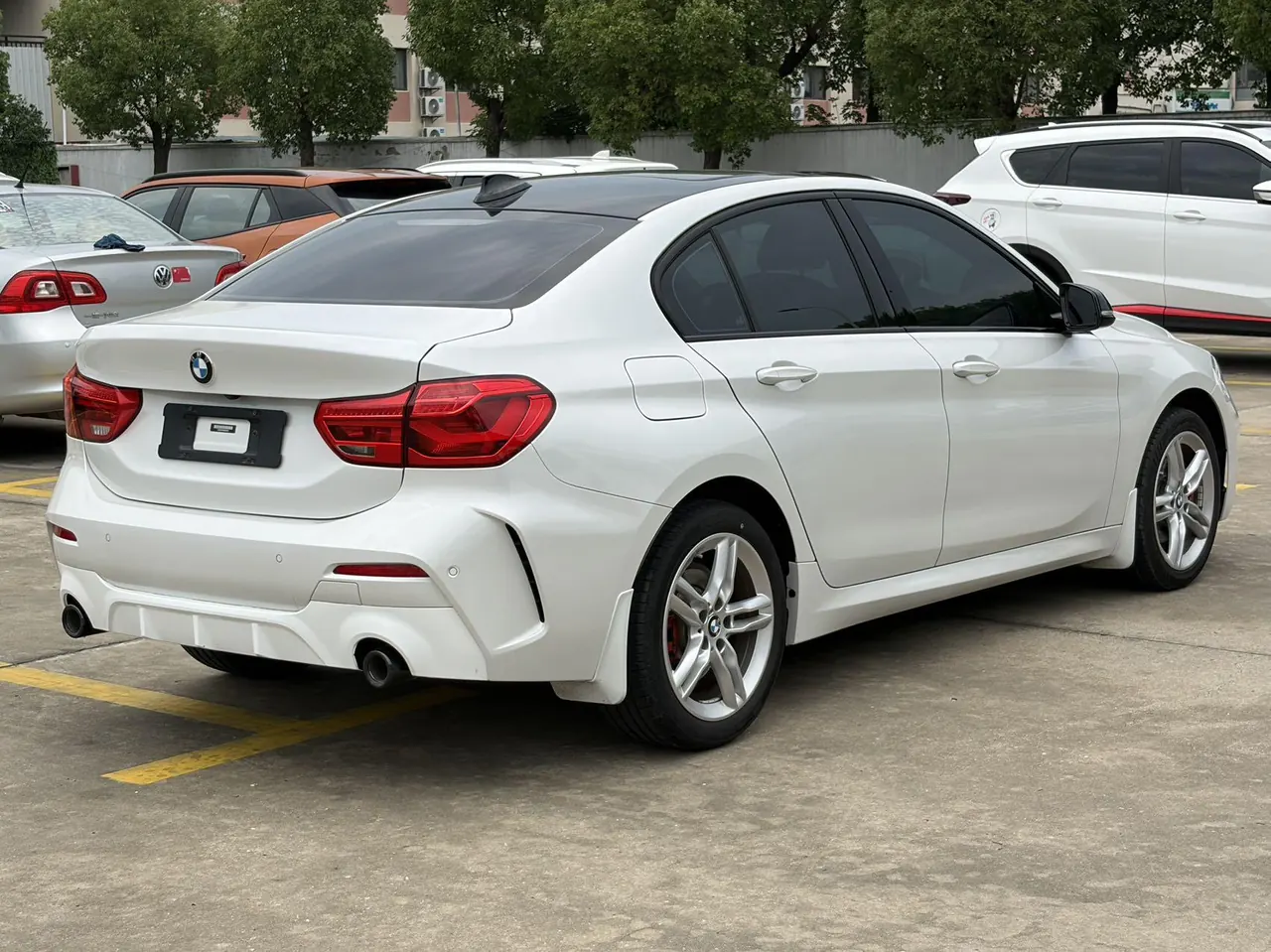 BMW 1 Series 2022 120i 1.5T M Sports Obsidian Night Edition Automatic Gear 5