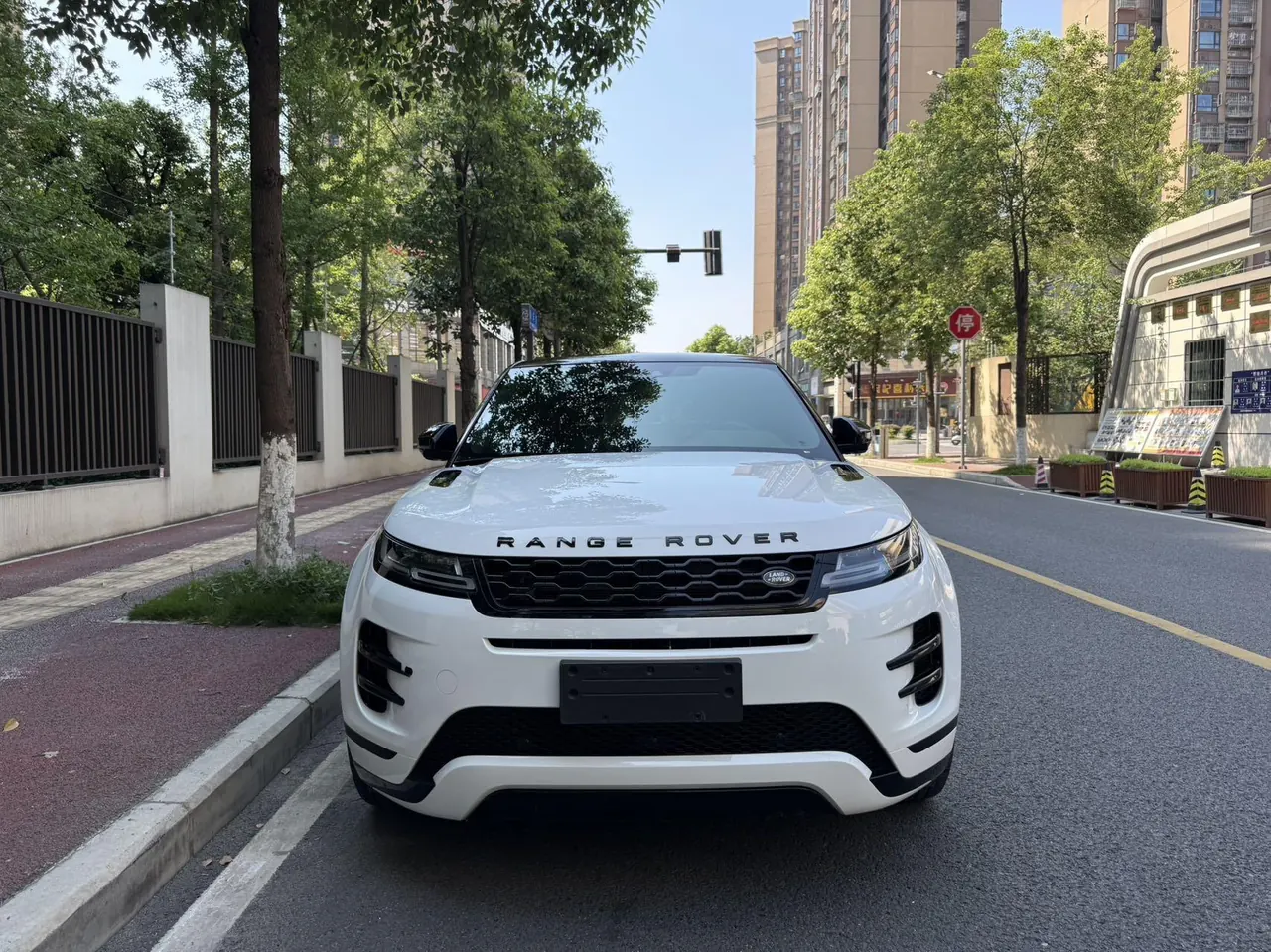 Land Rover 2021 evoque 48V 2.0T 249PS R-DYNAMIC s obsidian black sports version automatic gear 2