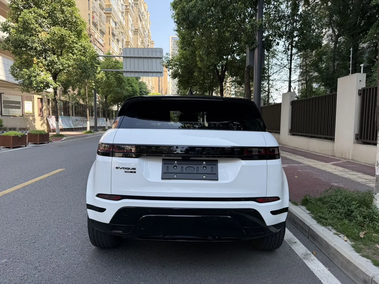 Land Rover 2021 evoque 48V 2.0T 249PS R-DYNAMIC s obsidian black sports version automatic gear 4