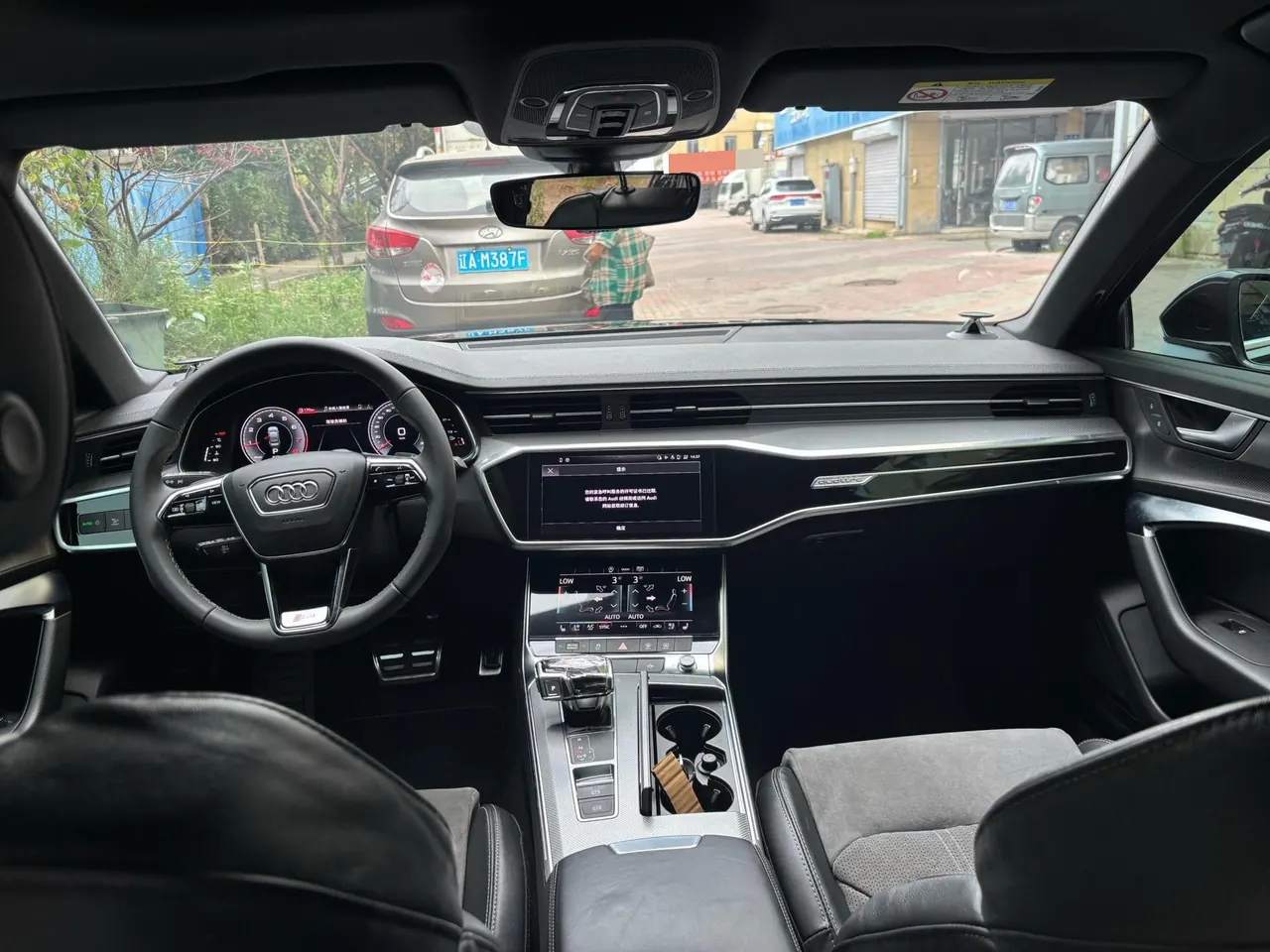 Audi 2021 A6L 2.0TFSI 45TFSI Quattro enjoy dynamic automatic transmission 3