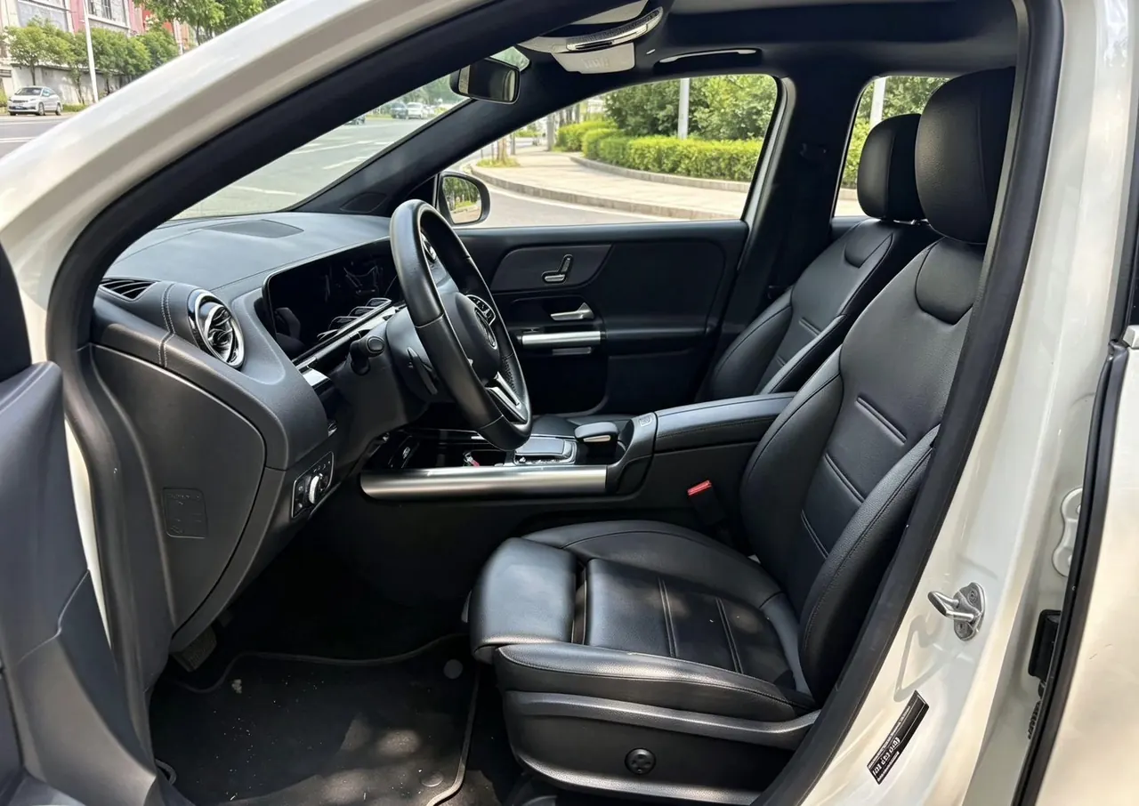 Mercedes Benz 2022 GLA 200 1.3T automatic gear 6