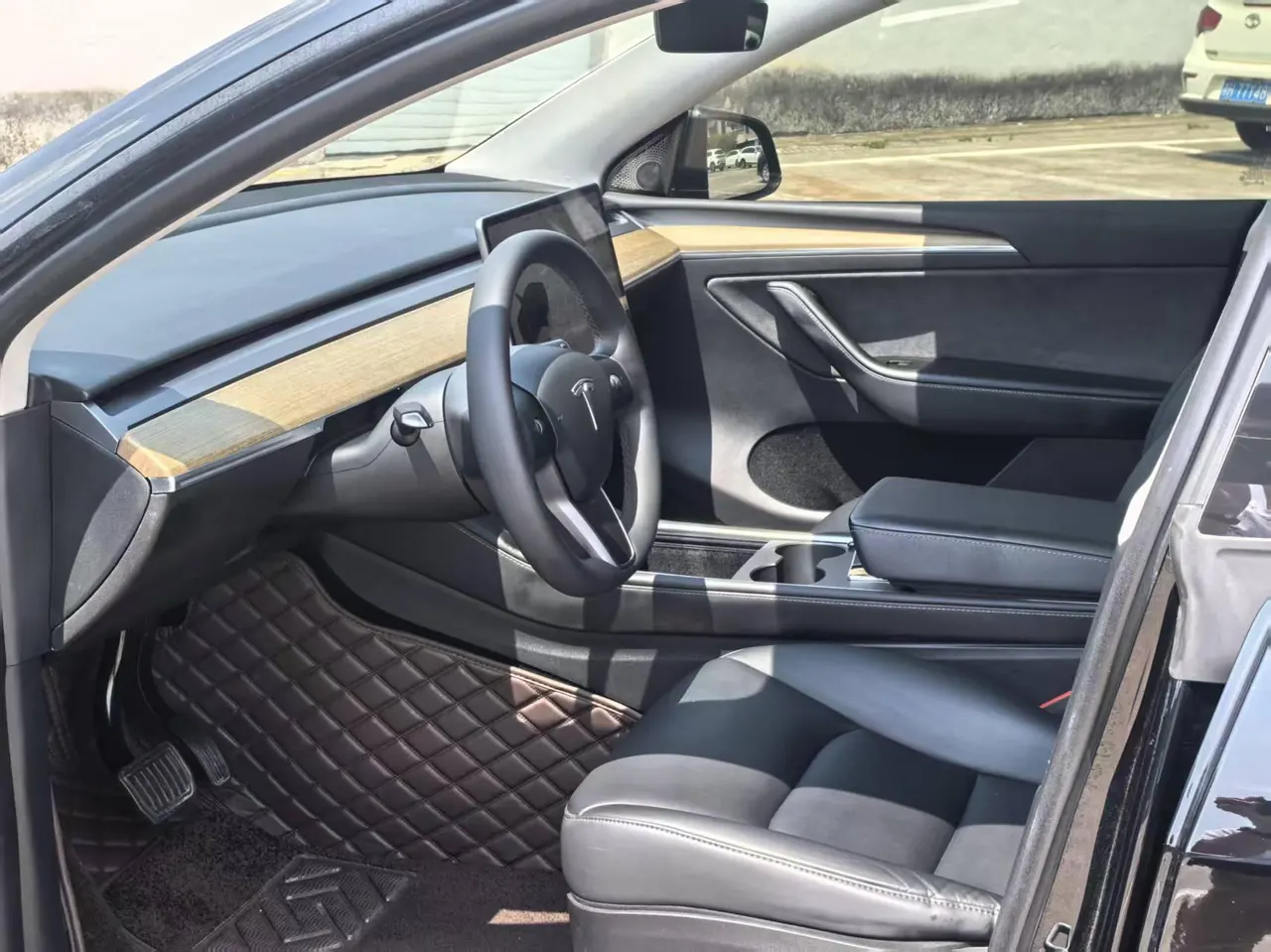 Tesla 2022 Model Y rear-wheel drive version (facelift) automatic gear 5