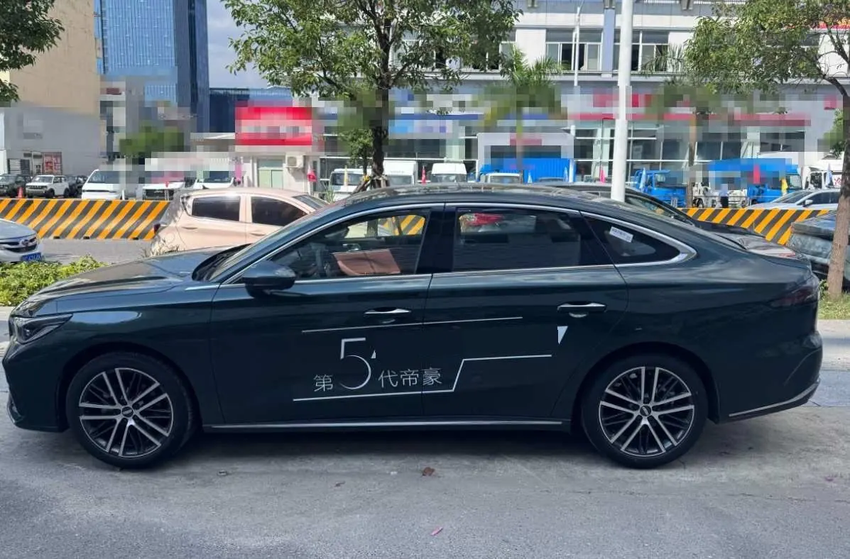 Geely 2026 Emgrand – Sedan 1.5T Flagship Automatic 5
