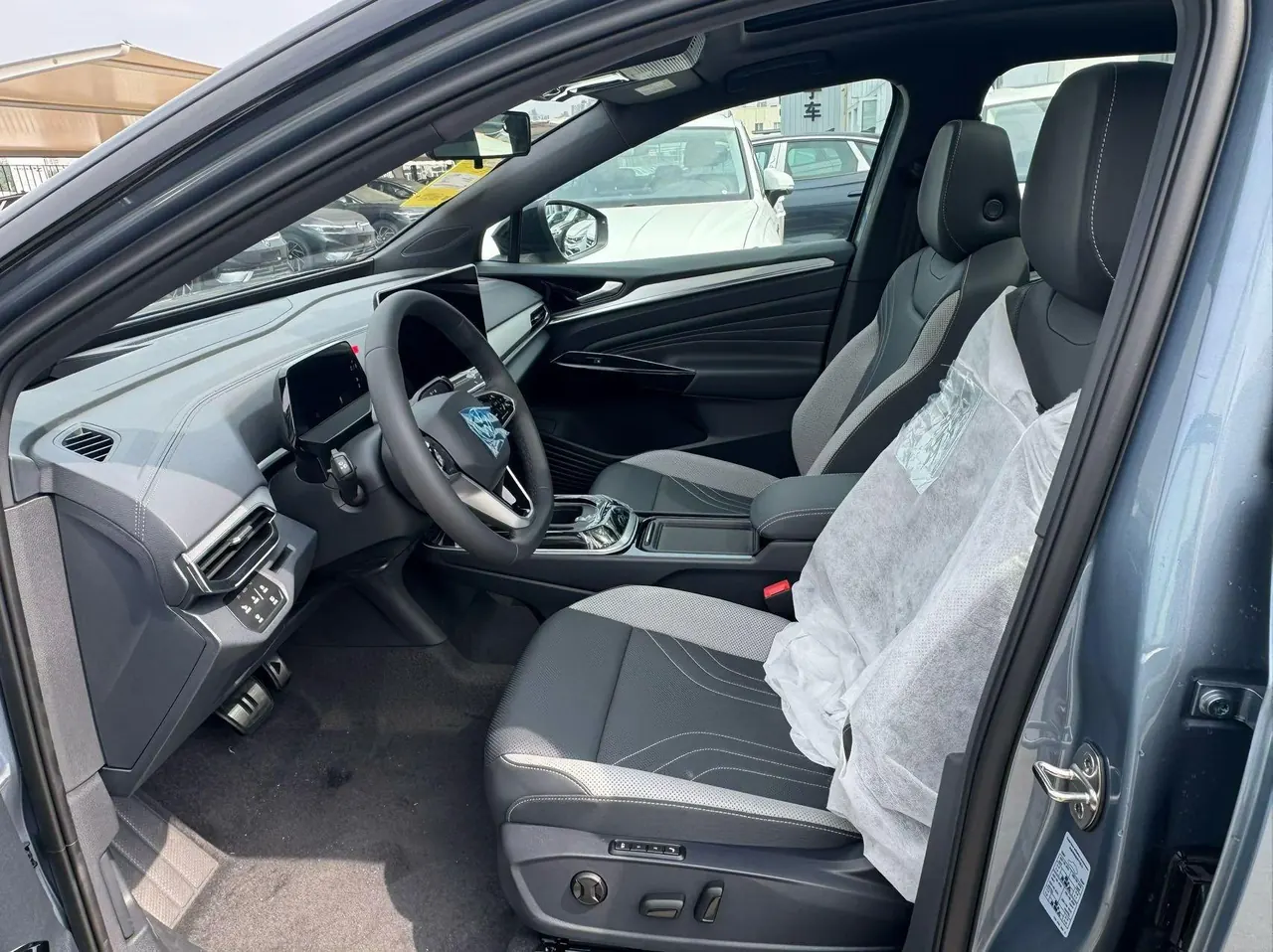 Volkswagen 2026 ID. 4 CROZZ Dark Knight PRO Edition Automatic Transmission 4