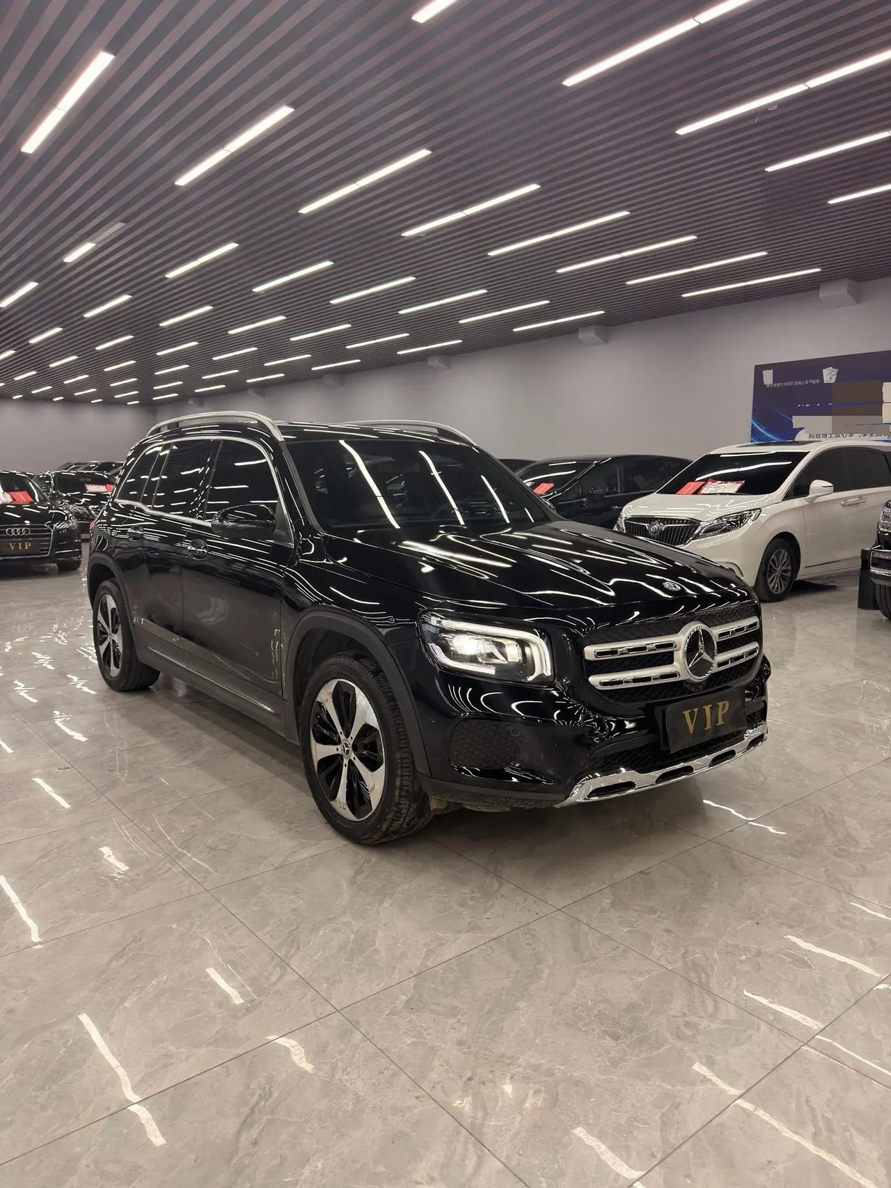 Mercedes Benz 2023 GLB 220 2.0T Dynamic Automatic 2