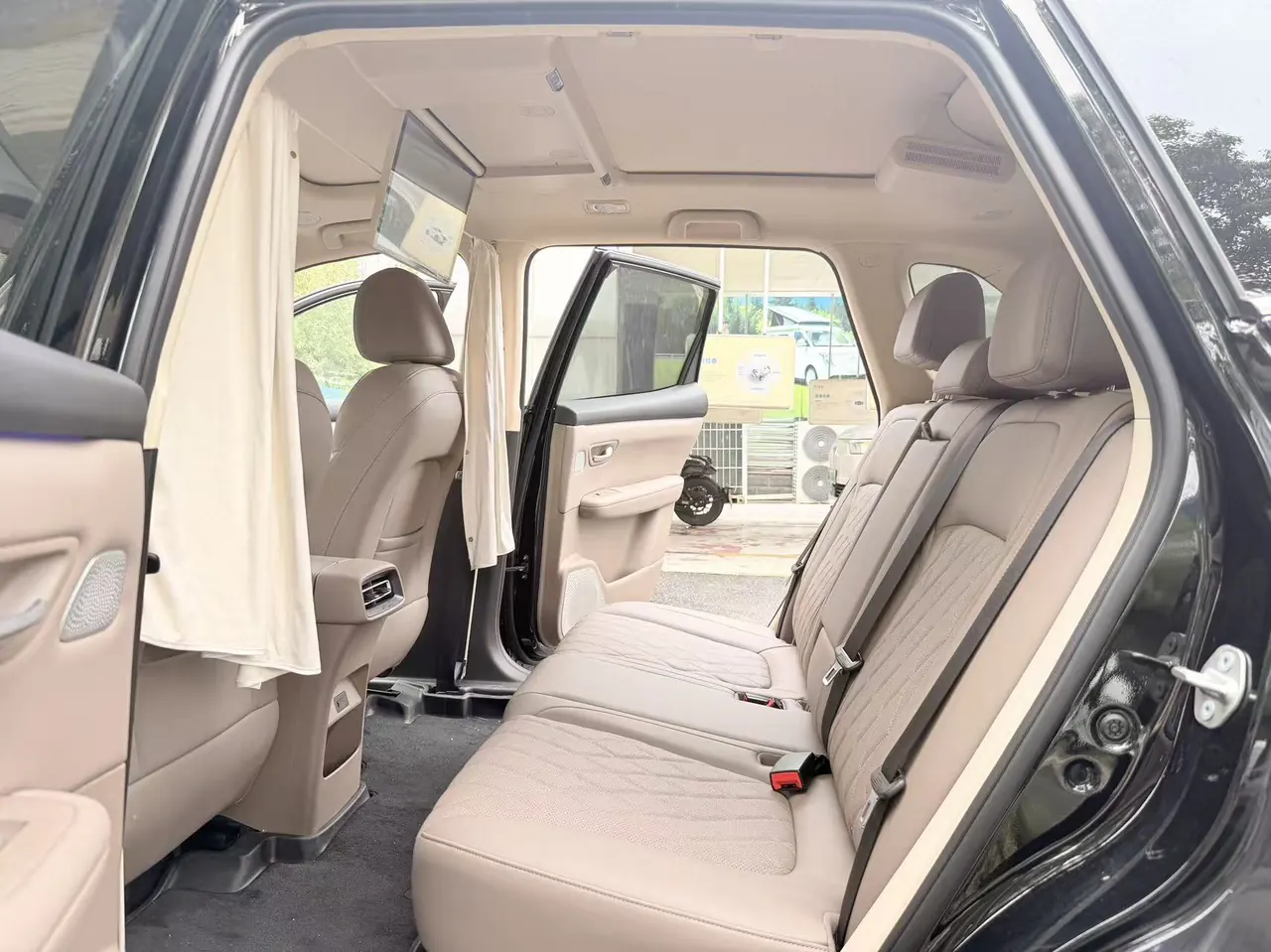 LanDian 2026 LanDian E5 PLUS 1.5 Stepless Standard Endurance Four-wheel Drive Performance Edition Ultra5 Seat Automatic Transmission 6