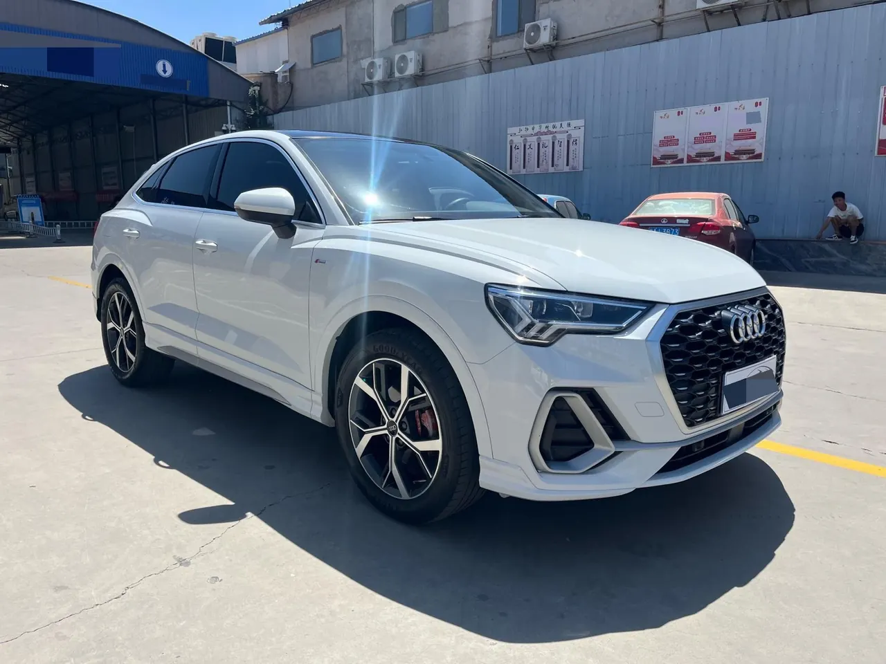 Audi 2021 Q3 Sportback 2.0TFSI 40TFSI into the life version of automatic gear 2