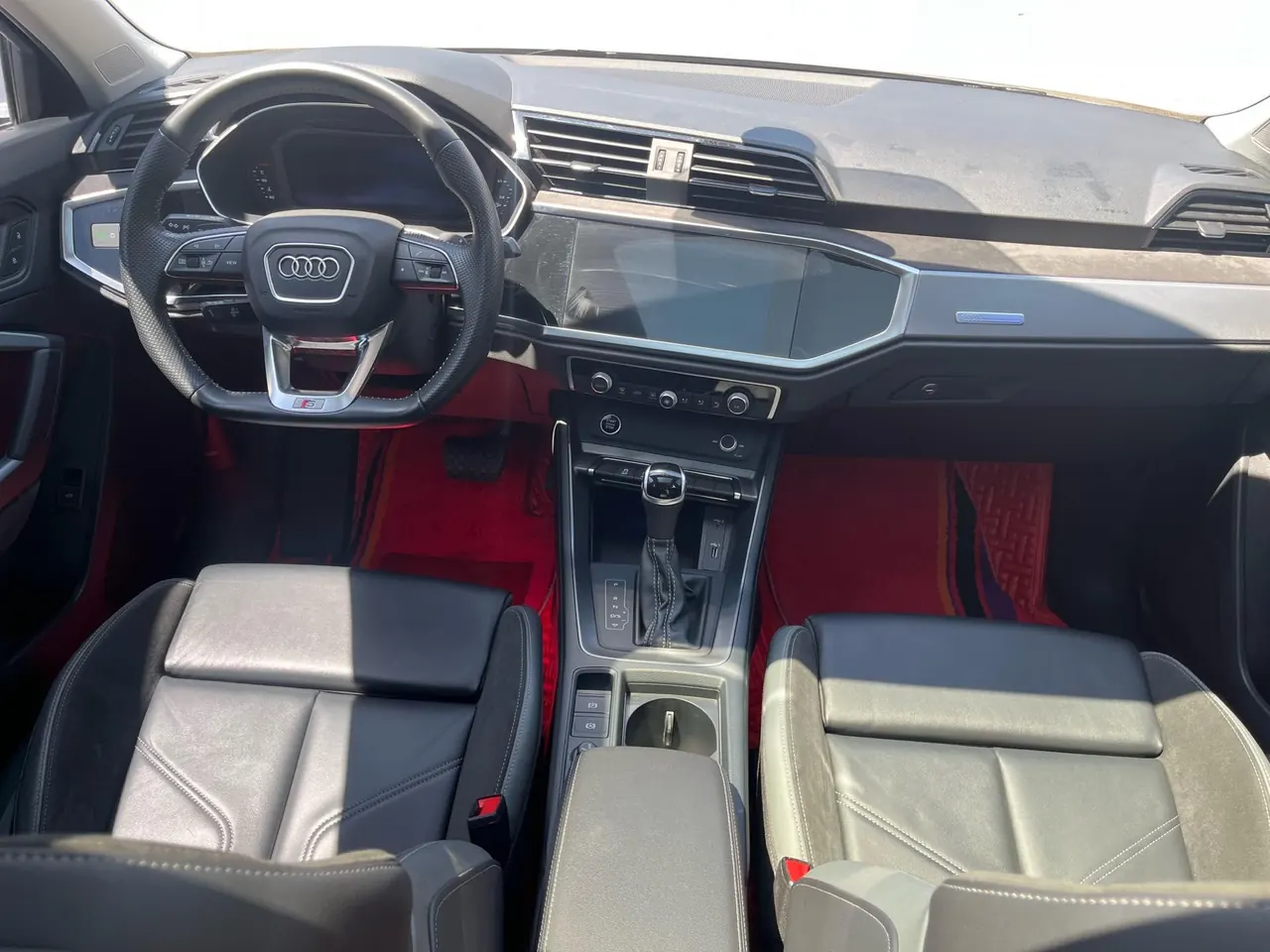 Audi 2021 Q3 Sportback 2.0TFSI 40TFSI into the life version of automatic gear 4