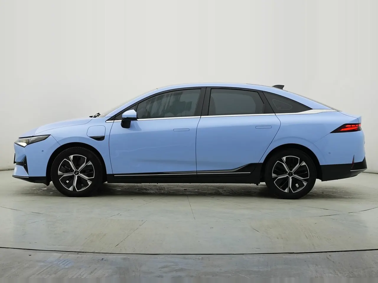 Xpeng 2021 P 5 550P automatic gear 3