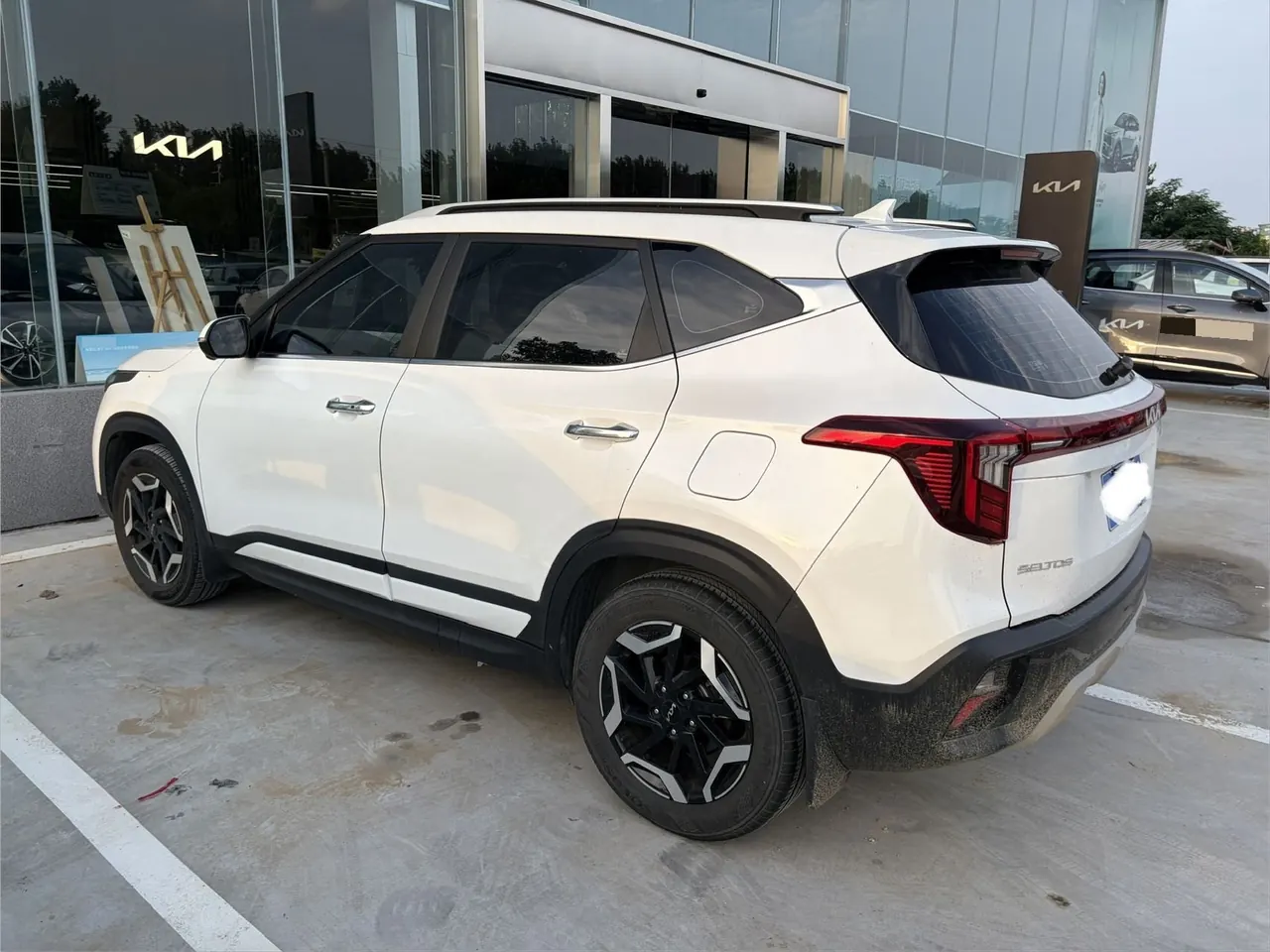 Kia 2023 Setus 1.5 Stepless Deluxe Edition Automatic Transmission 4
