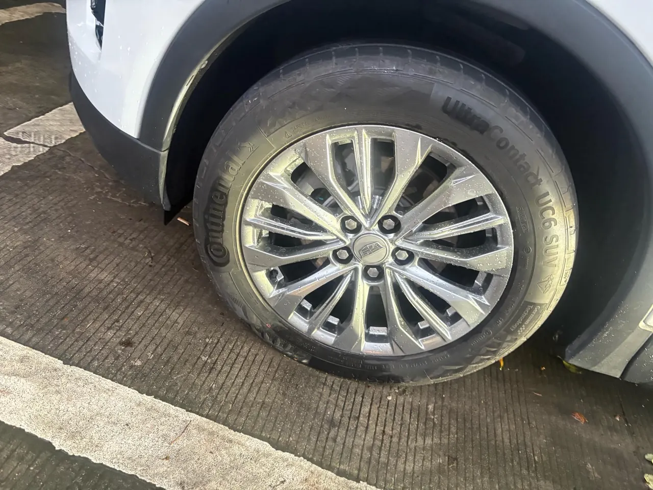Cadillac 2023 XT4 48V 2.0T 28T Two-Drive Luxury Automatic Gear 4