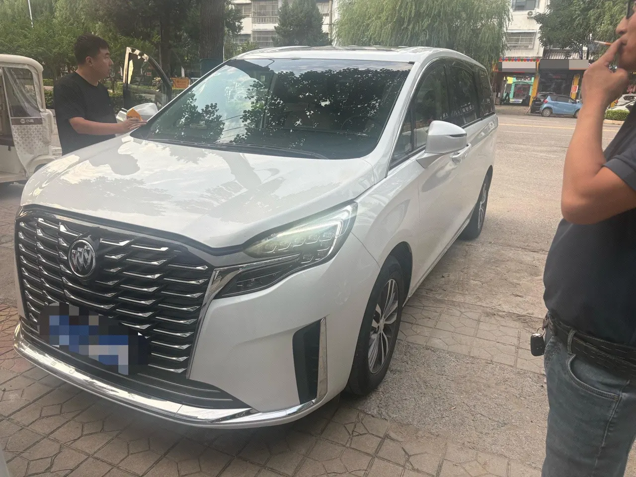 Open image lightbox: Buick 2023 GL8 ES Lu Zun 48V 2.0T 653T Comfortable Automatic Gear