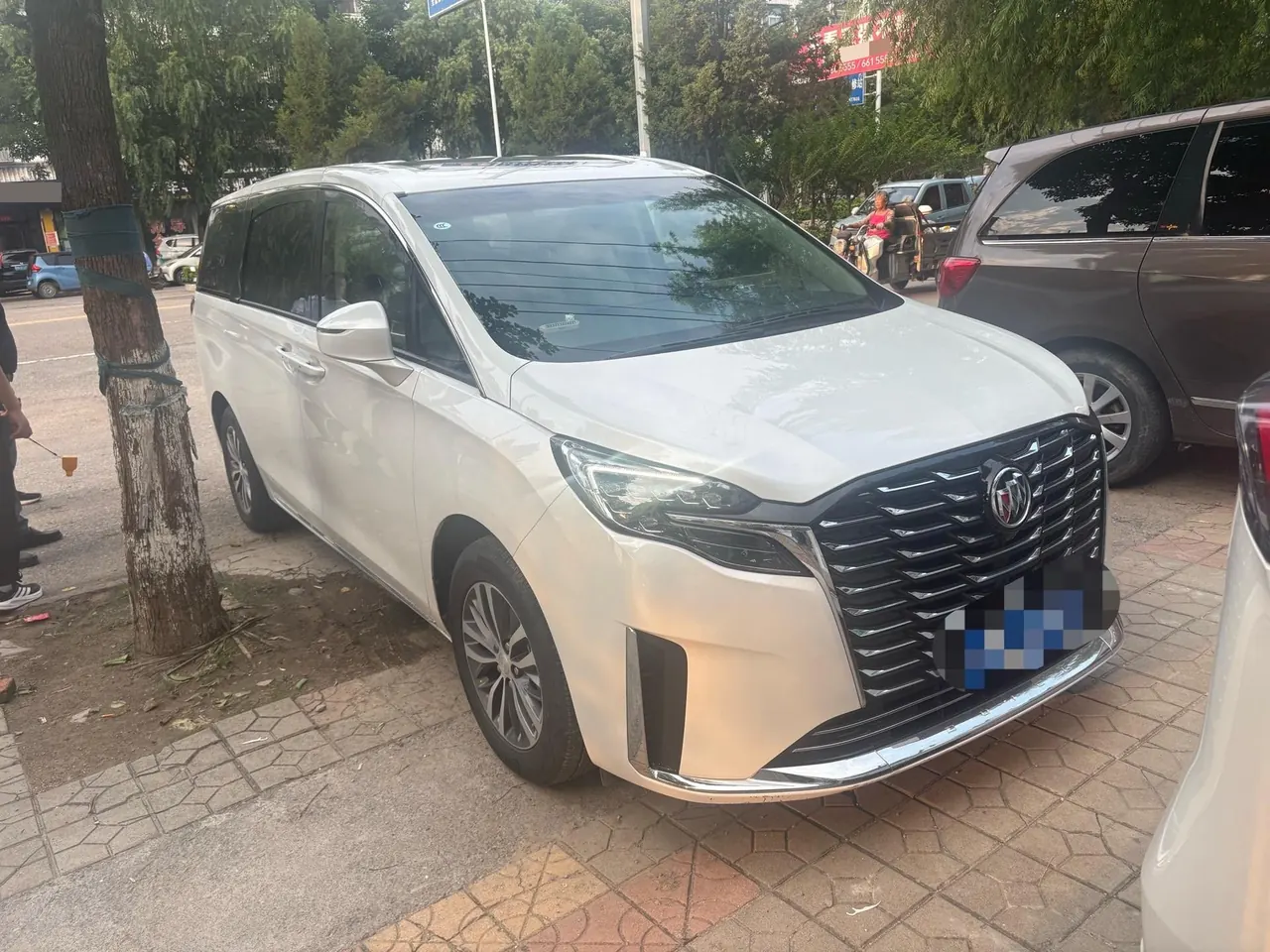 Buick 2023 GL8 ES Lu Zun 48V 2.0T 653T Comfortable Automatic Gear 2
