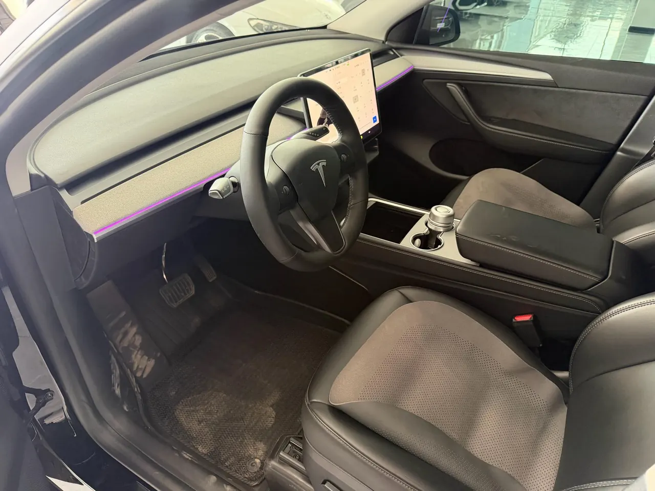 Tesla 2022 Model Y rear-wheel drive version (facelift) automatic gear 2