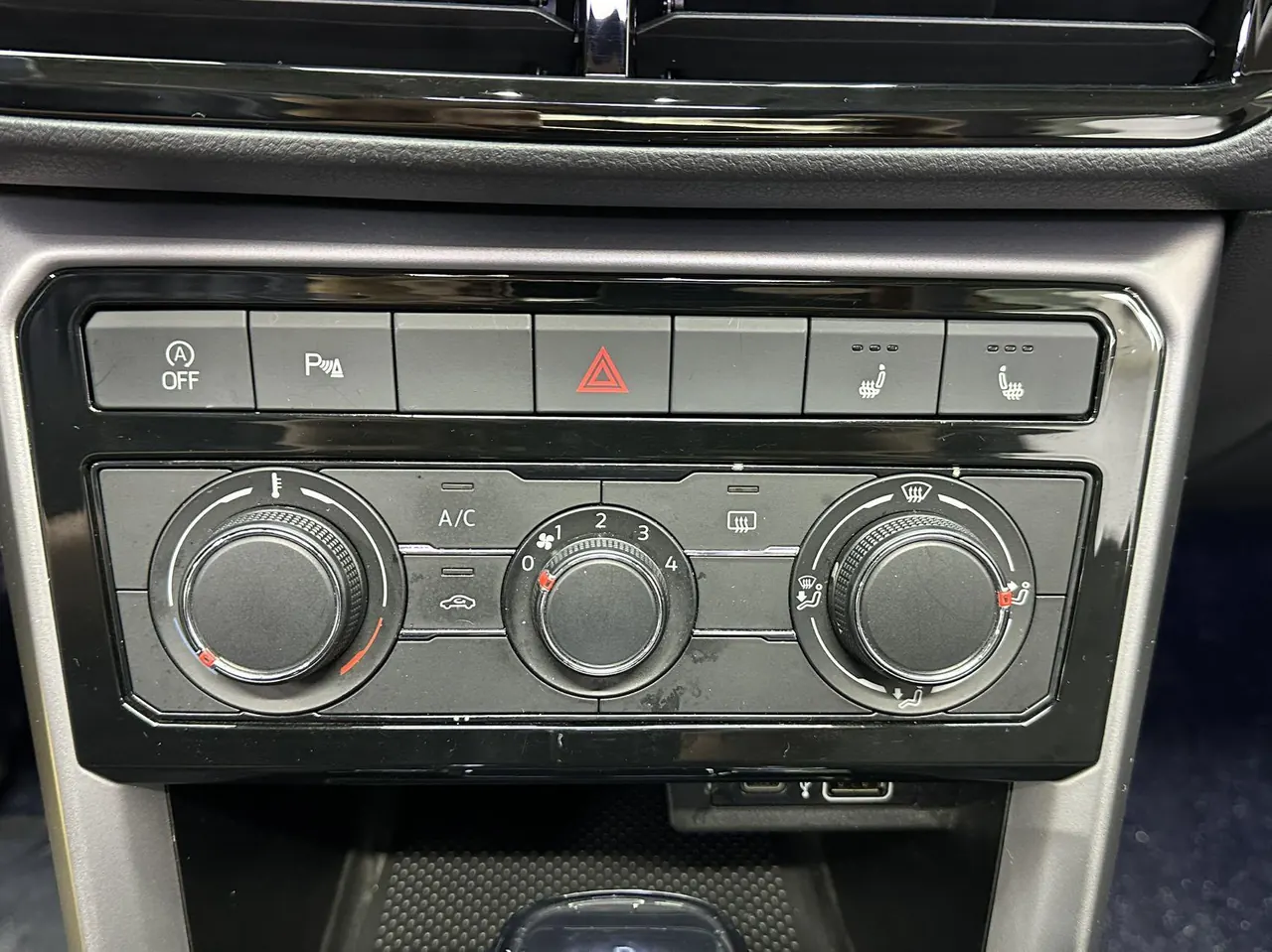 Volkswagen 2022 T-Cross (Tujia) 1.4TSI 280TSI Comfort Edition Automatic Gear 12