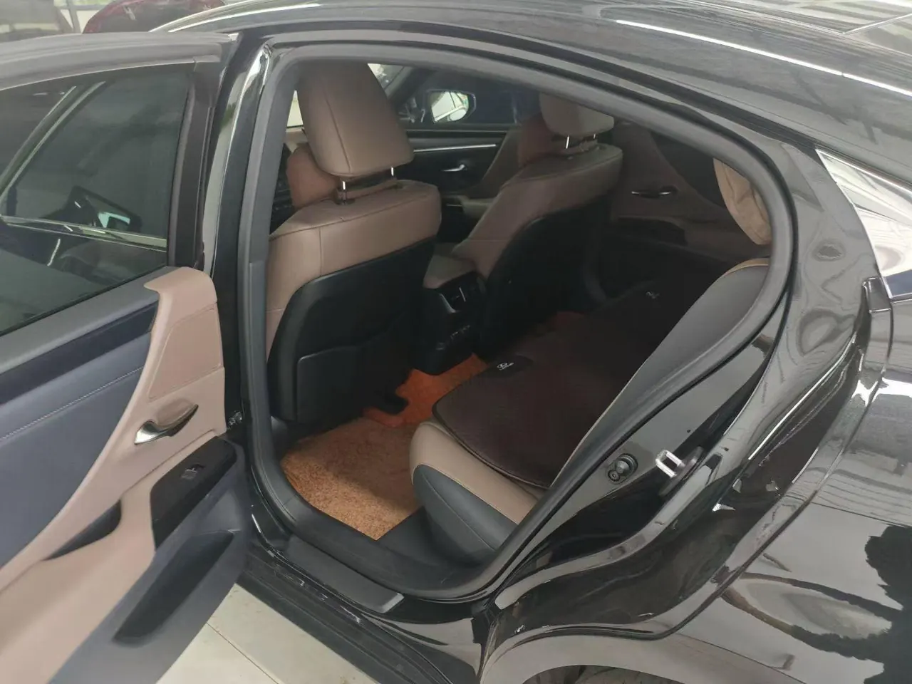 Lexus ES (Imported) 2022 ES300h 2.5 Stepless Premium Edition Automatic Gear 4