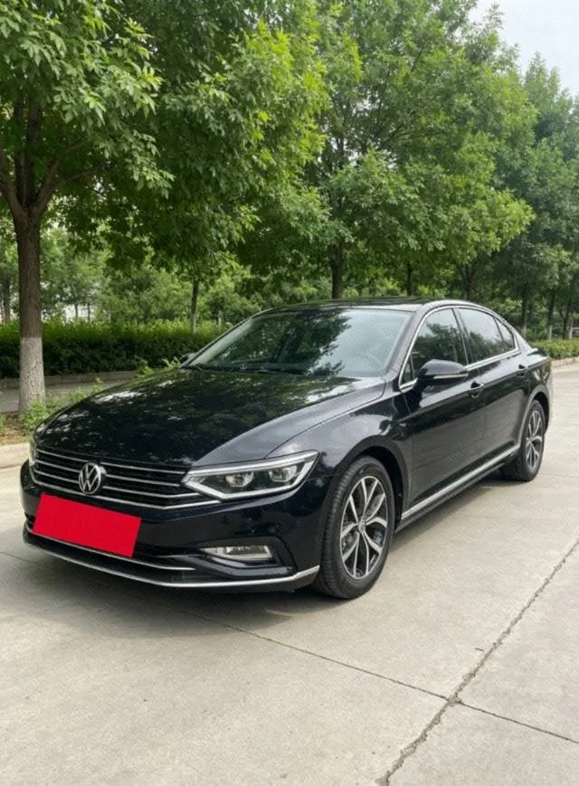 Open image lightbox: Volkswagen 2020 Magotan 2.0TSI 330TSI Leading Automatic