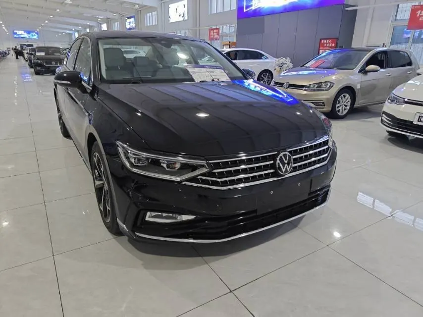 Volkswagen 2023 Magotan 2.0TSI 330TSI 2 million Commemorative Luxury Automatic Gear 3