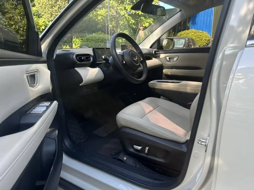 WuLing 2024 Plantronics PLUS 401km Flagship Automatic Gear 4
