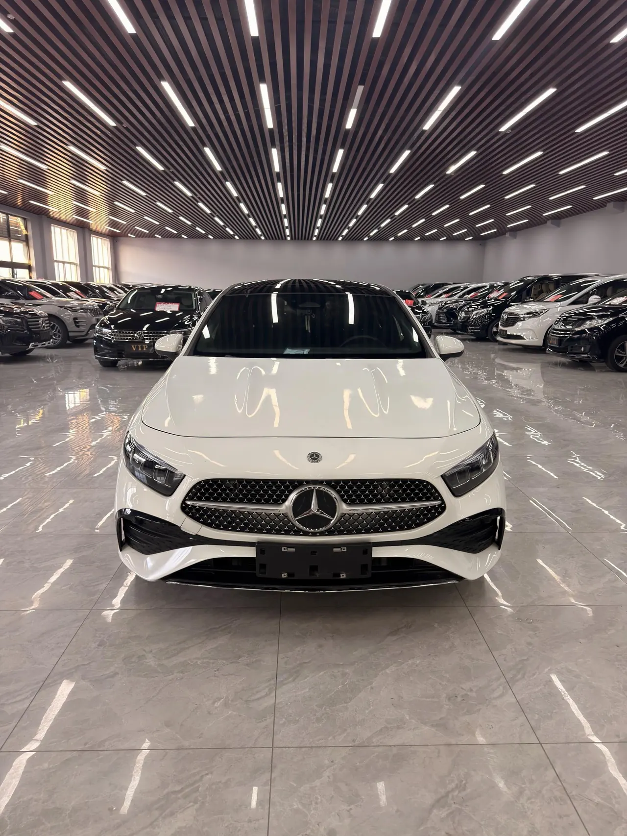 Mercedes Benz Class A 2023 A 180 L 1.3T automatic gear 3