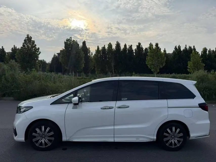 Honda 2024 Odyssey Hybrid 2.0 Stepless Sharp and Pleasant Edition Automatic Gear 5