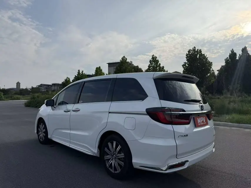 Honda 2024 Odyssey Hybrid 2.0 Stepless Sharp and Pleasant Edition Automatic Gear 9