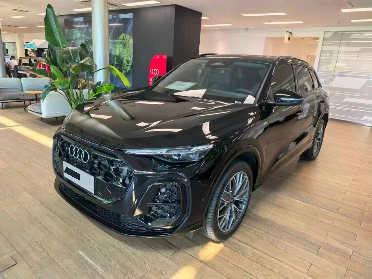 Open image lightbox: Audi 2026 Q5L 20 T 10 million users exclusive version of automatic gear