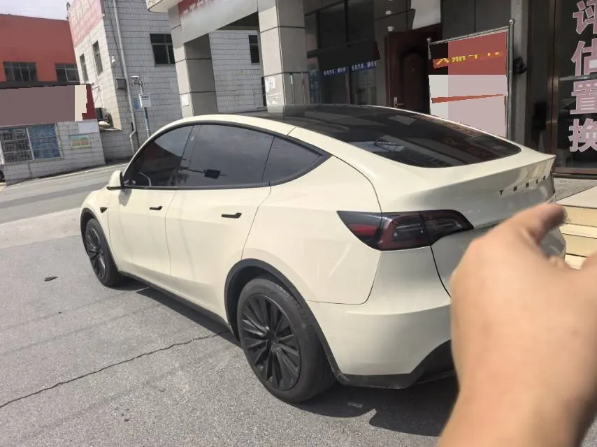 Tesla 2022 Model Y rear-wheel drive version (facelift) automatic gear 2