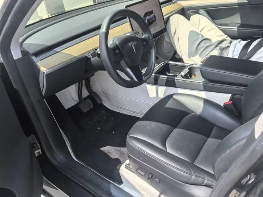 Tesla 2022 Model Y rear-wheel drive version (facelift) automatic gear 4