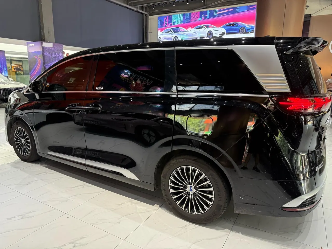 Denza 2024 Denza D9 DM-i 1.5T stepless 980 four-wheel drive distinguished automatic gear 5