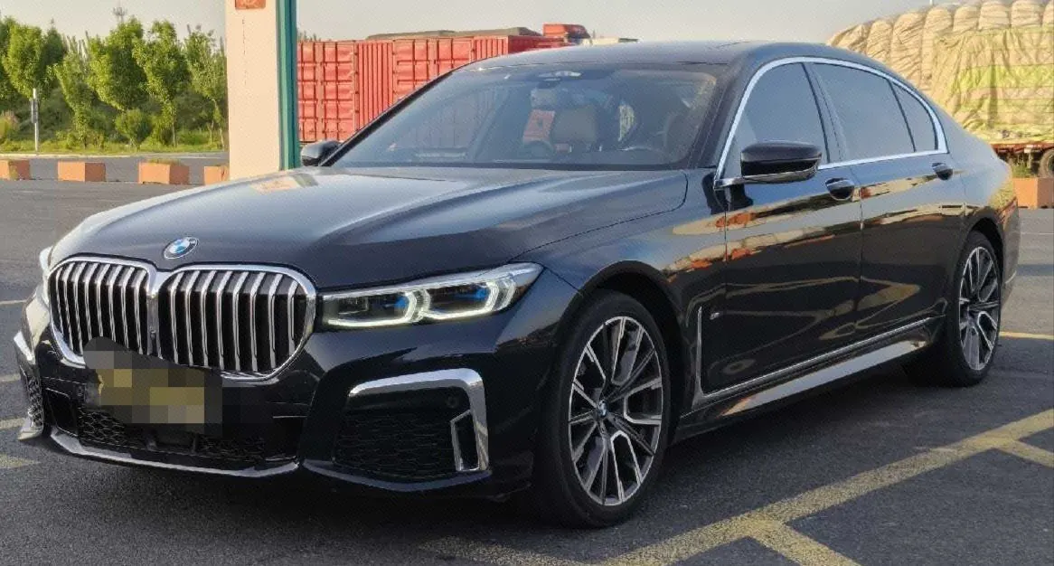 打开图片灯箱:BMW 7 Series (Imported) 2022 740Li xDrive 3.0T Administrative M Sports Suit Automatic Gear