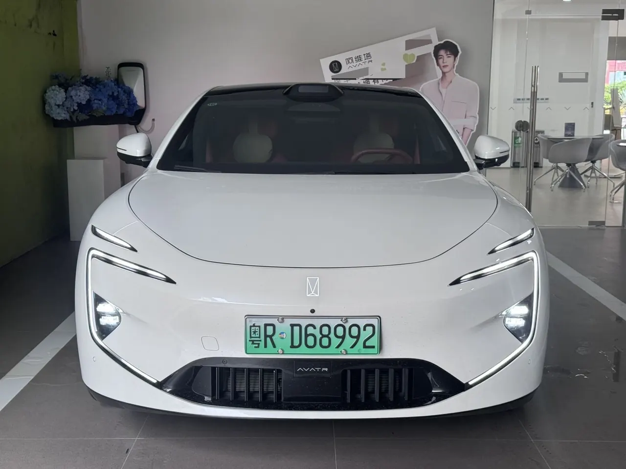 Avatr 2026 Avatr 12 Max dual-motor all-electric version (facelift) automatic transmission 2