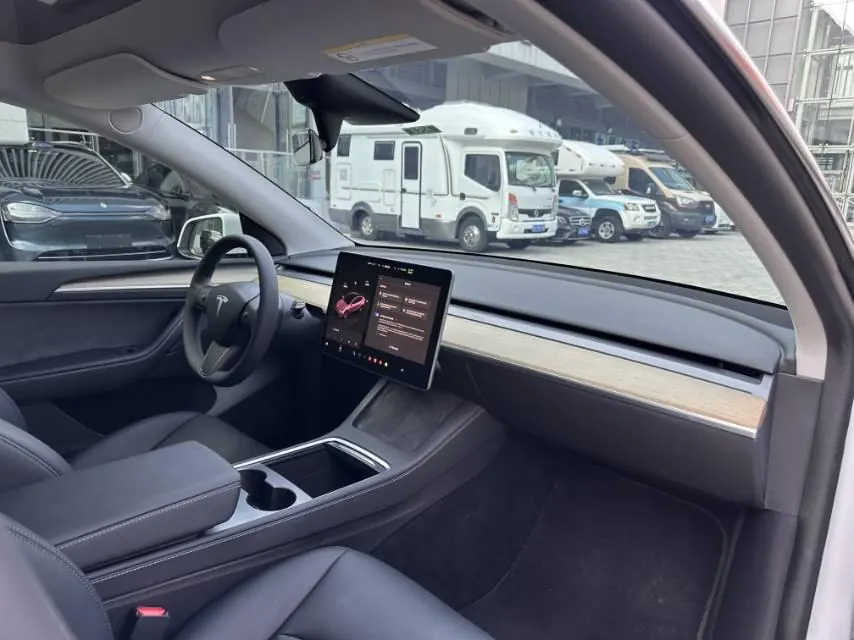 Tesla 2022 Model Y rear-wheel drive version automatic transmission 5