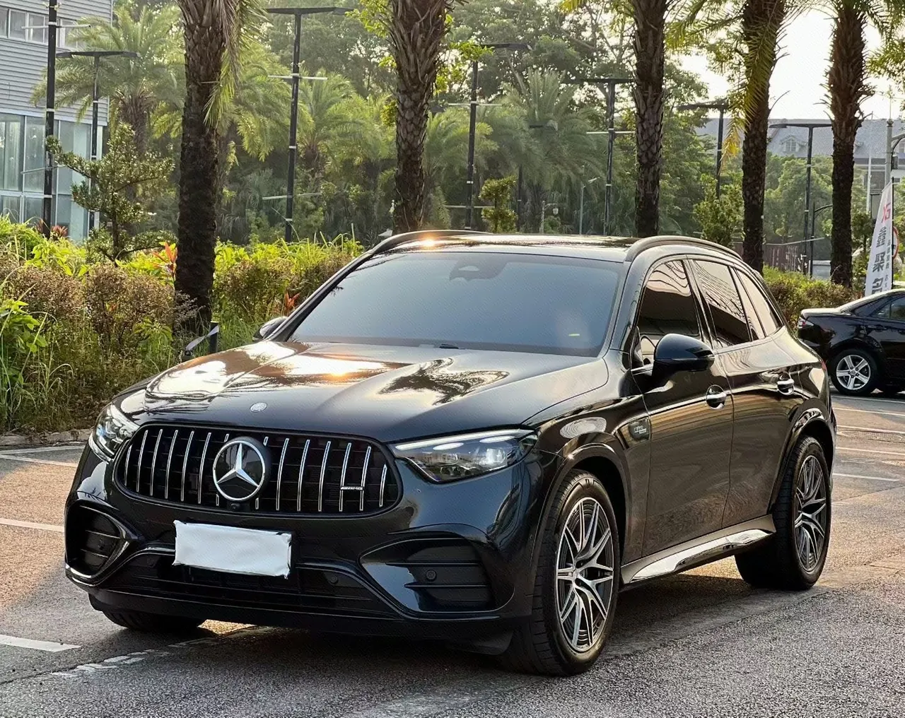 打开图片灯箱:Mercedes Benz GLC AMG (Imported) 2026 GLC 43 AMG 4MATIC 48V 2.0T Automatic