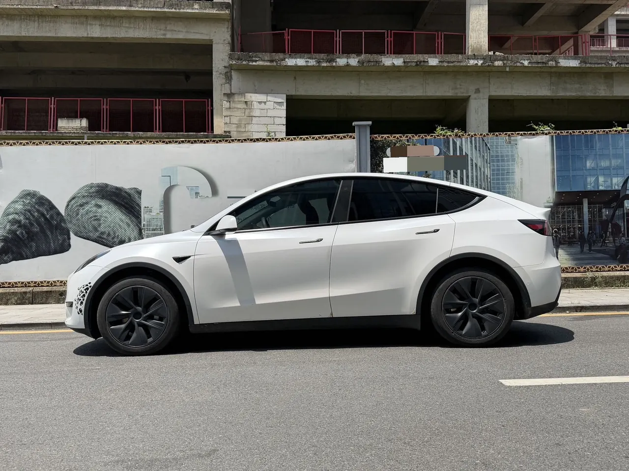 Tesla 2023 Model Y rear-wheel drive version automatic transmission 3