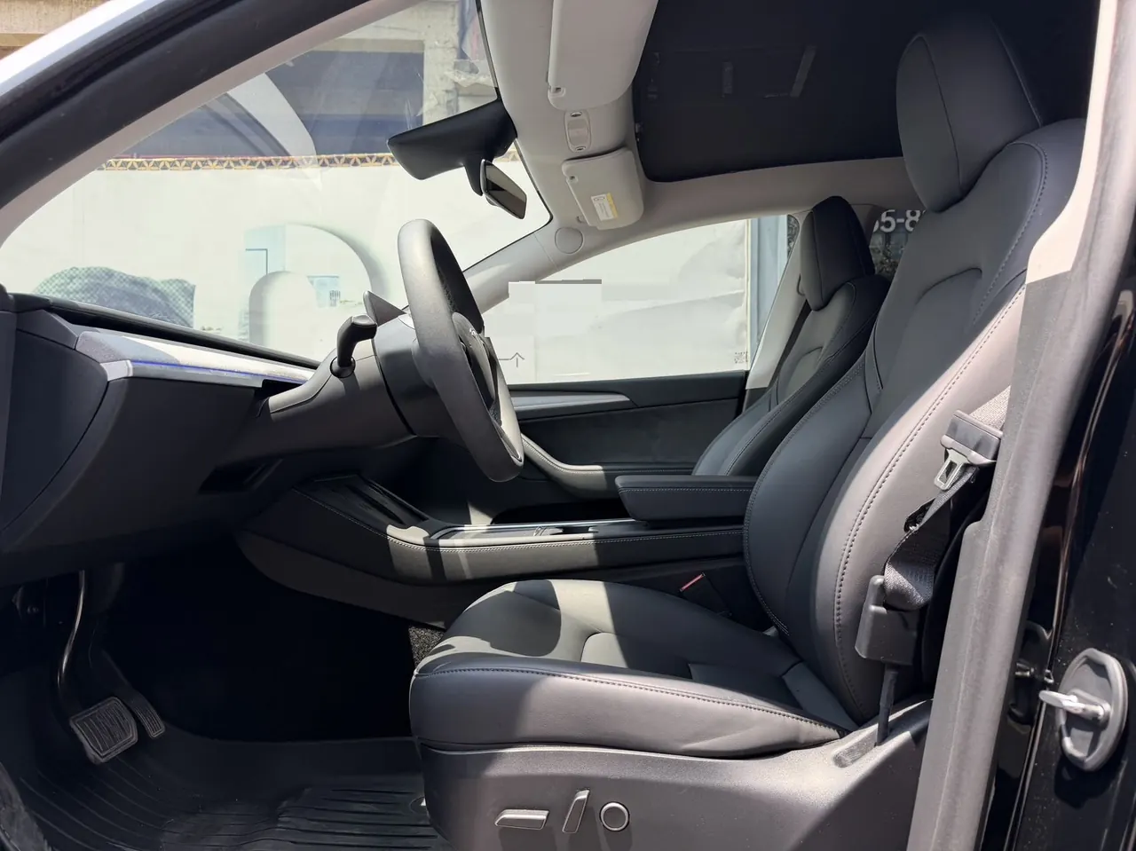 Tesla 2023 Model Y rear-wheel drive version automatic transmission 5