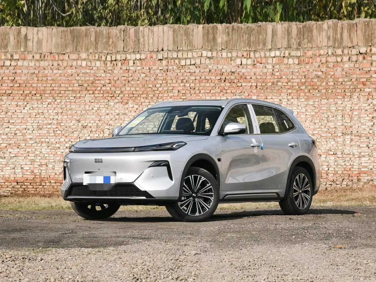打开图片灯箱:Geely Galaxy 2026 Starship 7 EM-i 1.5 135km Pilot Edition Automatic Gear