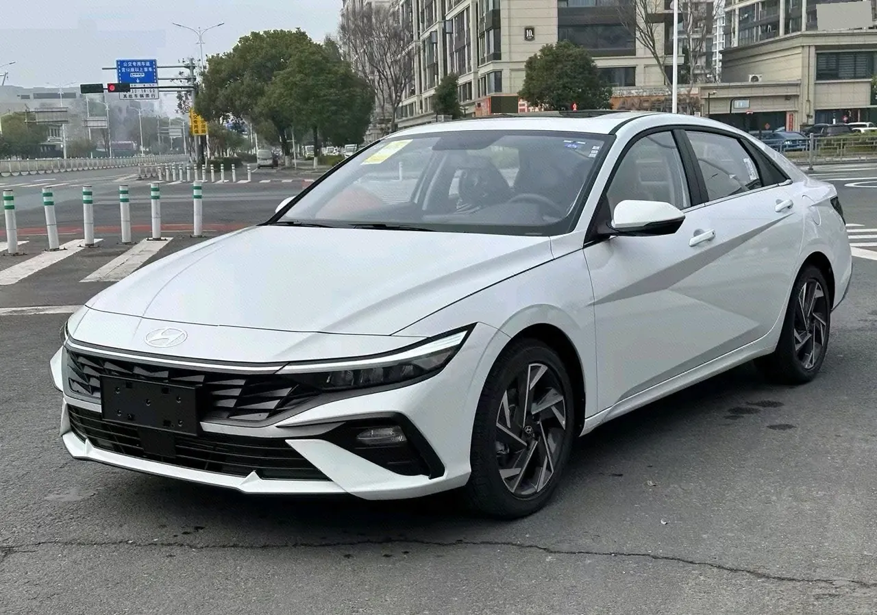 Open image lightbox: Hyundai 2026 Elantra-sedan 1.5 stepless GLX elite automatic gear