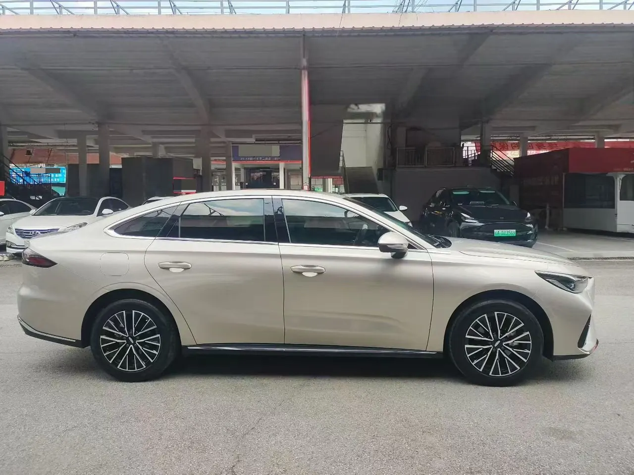 Geely 2026 emgrand -3-compartment 1.5T honorable automatic gear 5