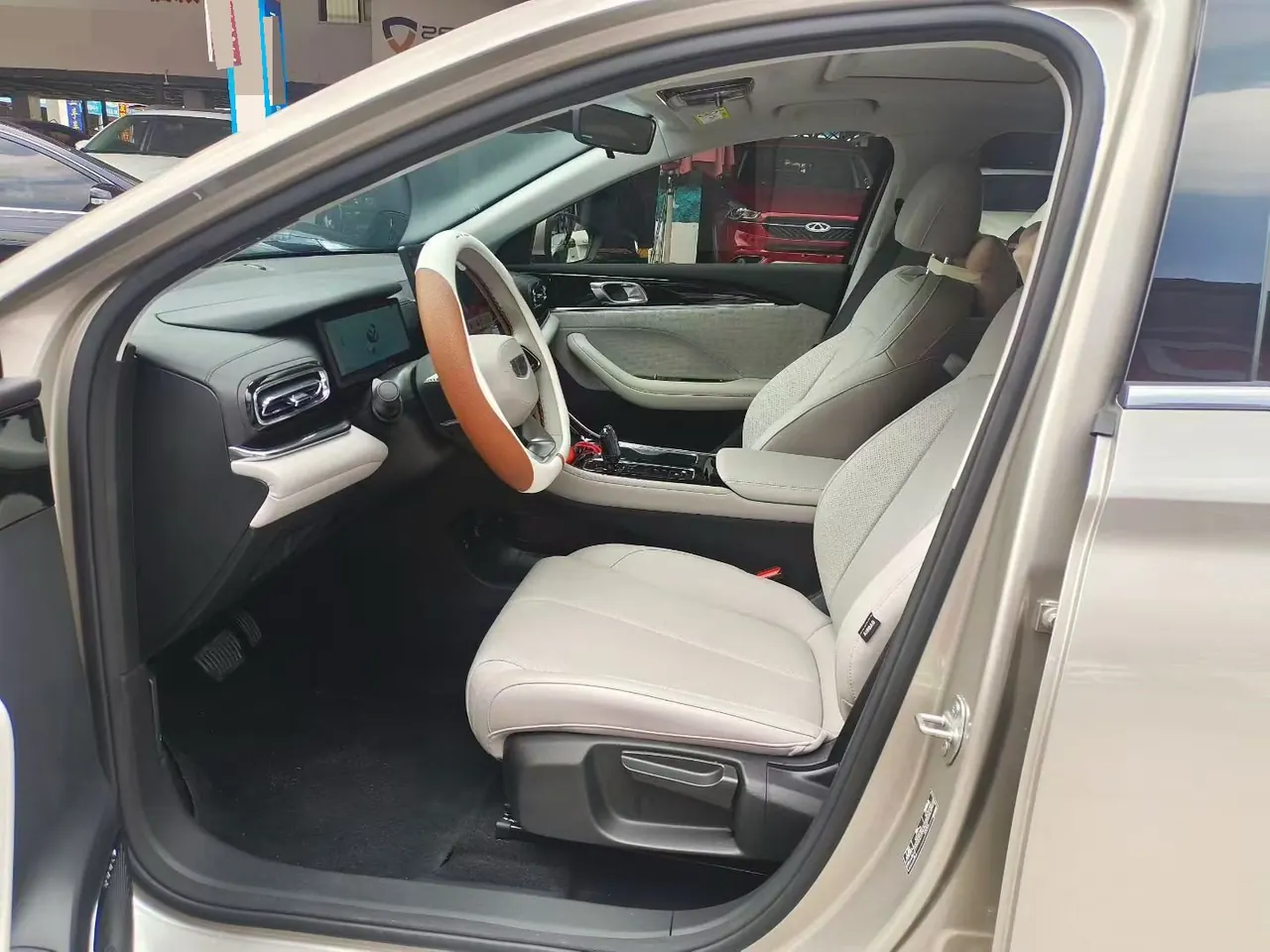Geely 2026 emgrand -3-compartment 1.5T honorable automatic gear 8