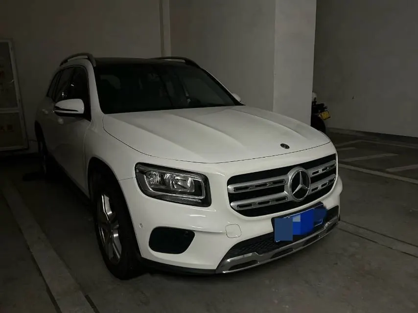 Mercedes Benz 2020 GLB 180 1.3T Dynamic Automatic 3