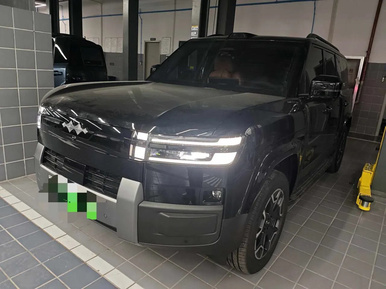 Open image lightbox: FangChengBao 2026 titanium 7 EV 675KM rear drive flash charge version automatic gear