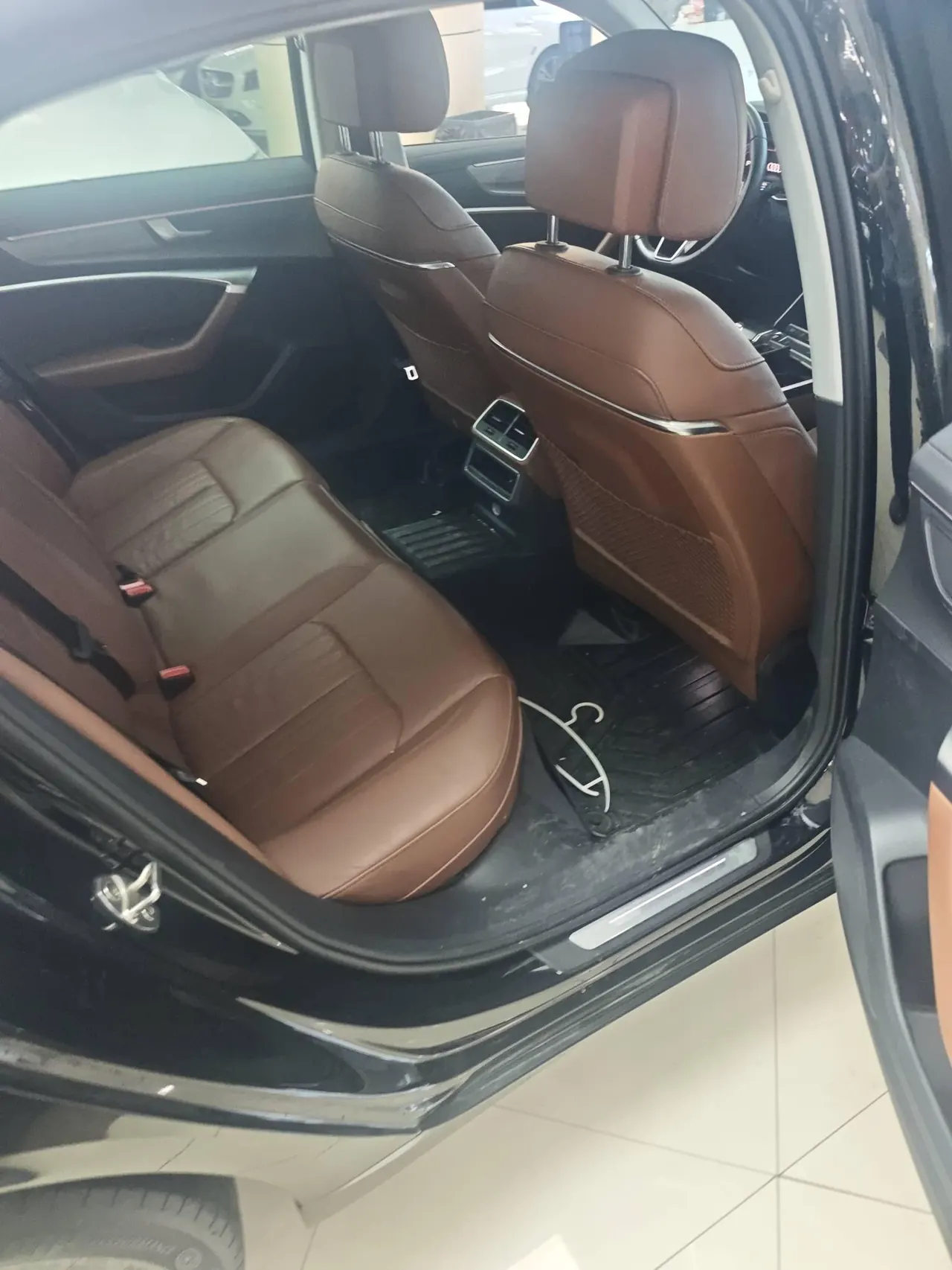 Audi 2020 A6L 2.0TFSI 40TFSI Deluxe Elegant Automatic 3