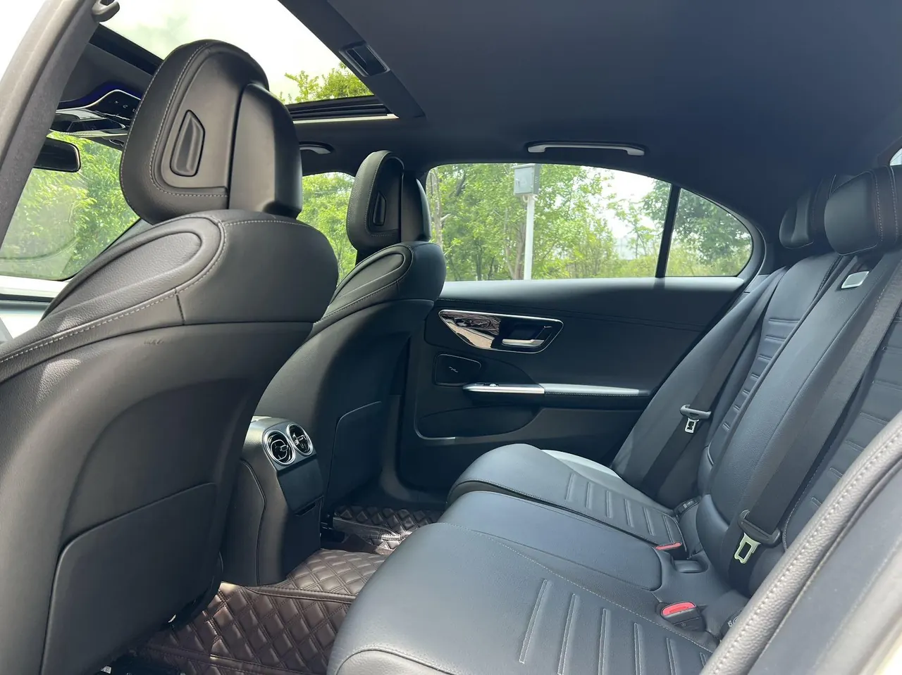 Mercedes Benz Class C 2023 C 200 L 48V 1.5T Sports Edition Automatic Gear 5
