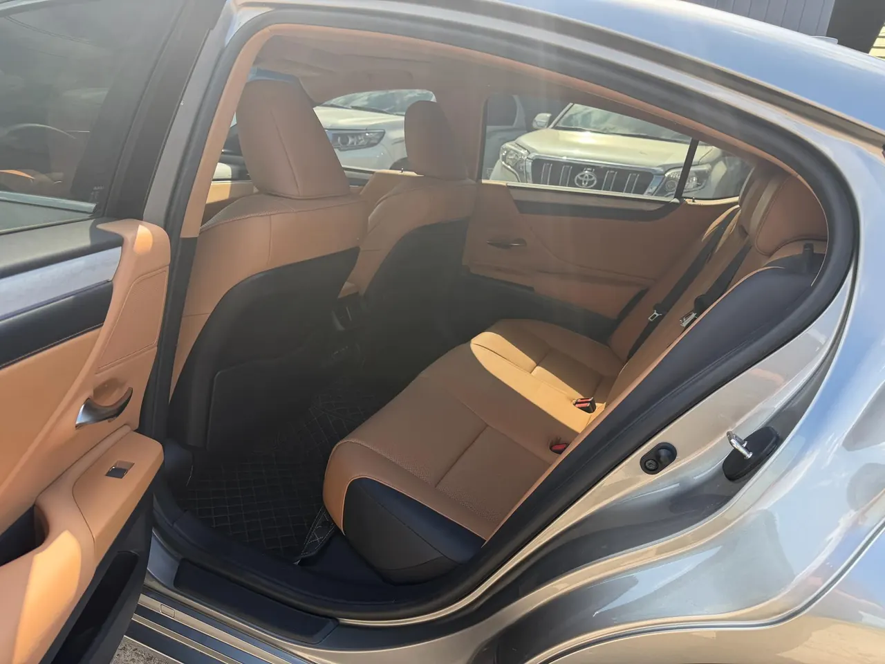 Lexus ES (Imported) 2025 ES200 2.0 Stepless Edition Automatic Gear 8