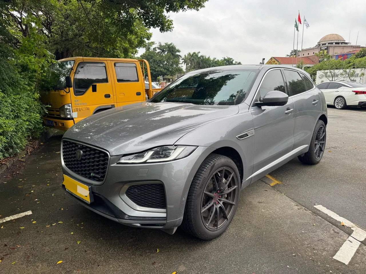 Jaguar F-PACE (Imported) 2021 F-PACE 48V 3.0T 340PS R-Dynamic SE Automatic - View 1