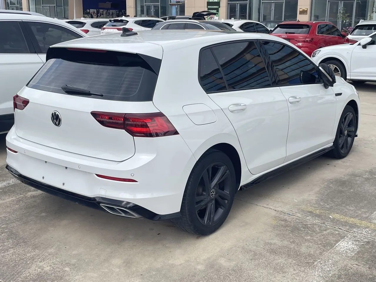 Volkswagen 2021 Golf 8 R-Line 1.4TSI 280TSI Automatic 3