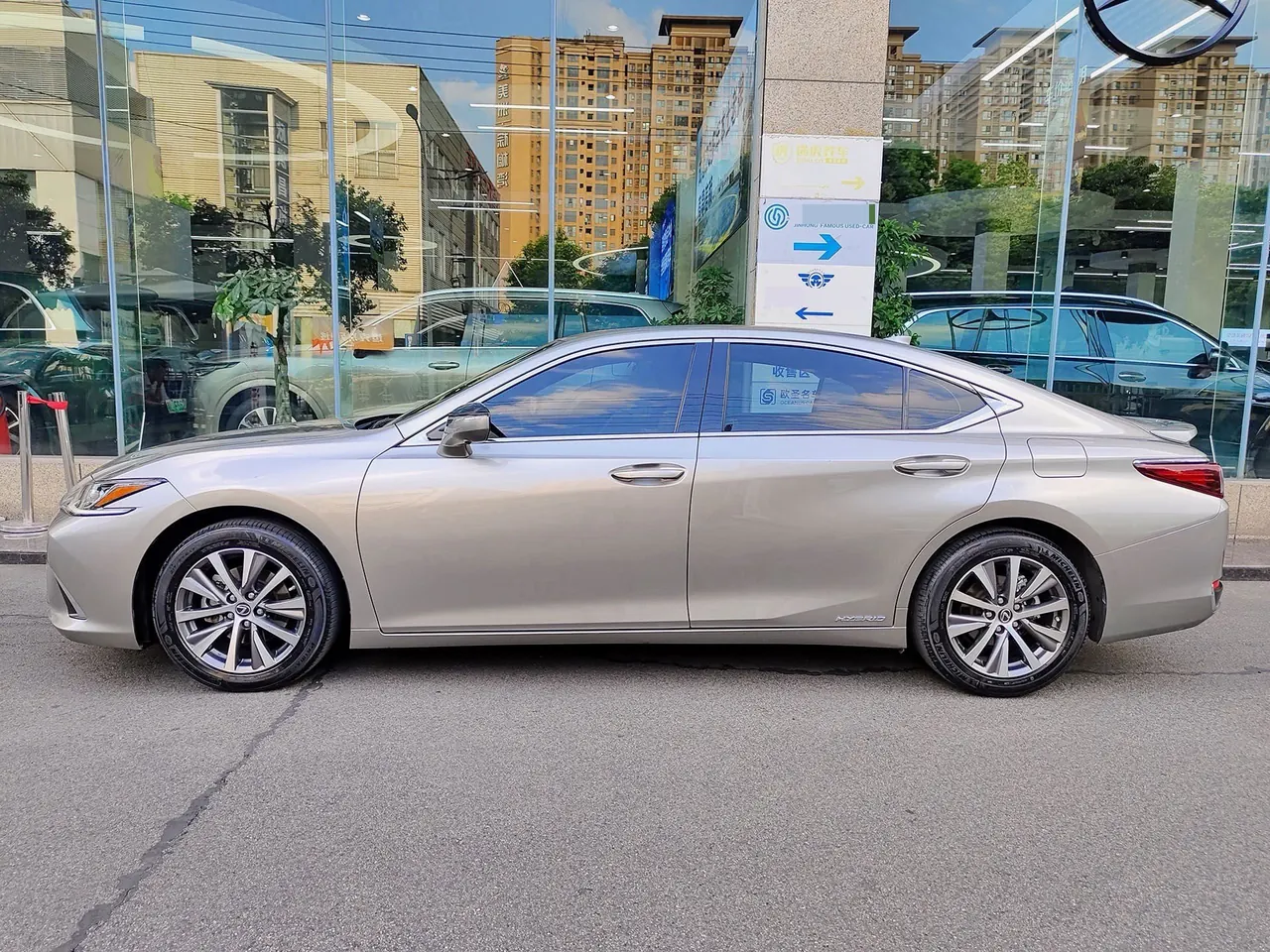 Lexus ES (Imported) 2020 ES300h 2.5 Stepless Excellence Edition Automatic Gear 2